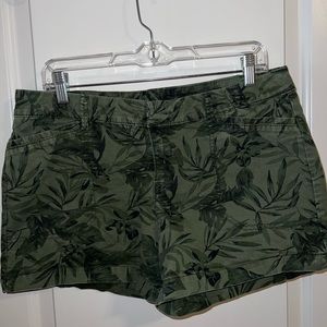 Old Navy green leaf shorts